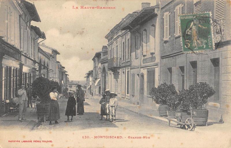 Carte postale ancienne Montgiscard - Grande Rue à Montgiscard