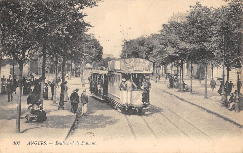 Carte postale ancienne Angers - Boulevard De Saumur - Tramway à Angers
