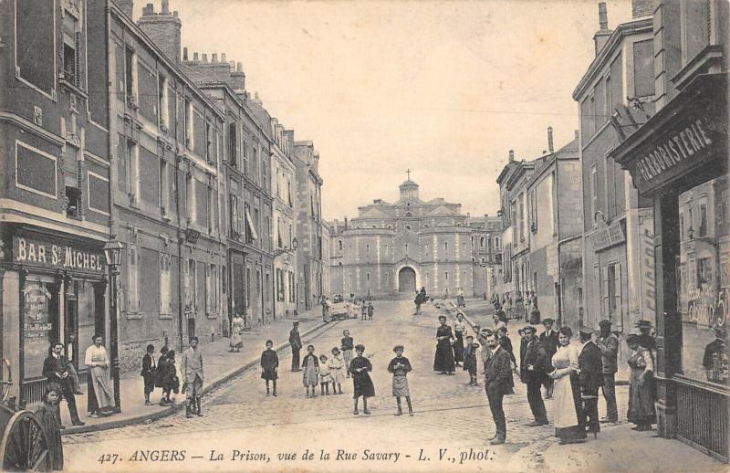 Carte postale ancienne Angers - La Prison - Vue De La Rue Savary à Angers