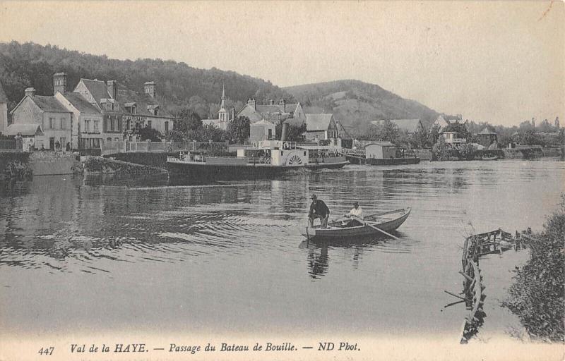 Carte postale ancienne Val De La Haye - Passage Du Bateau De Bouille à Val-de-la-Haye