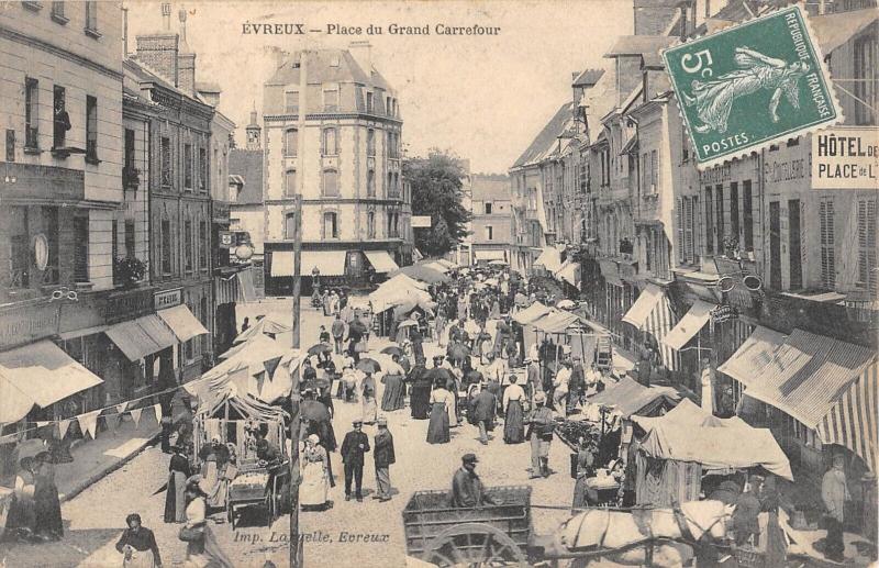 Carte postale ancienne Evreux - Place Du Grand Carrefour à Évreux