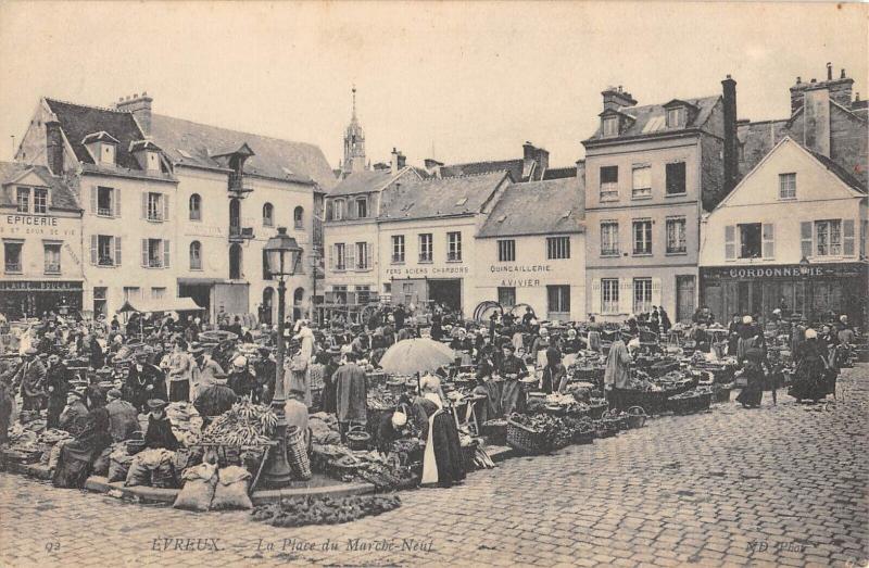 Carte postale ancienne Evreux - Place Du Marche Neuf à Évreux