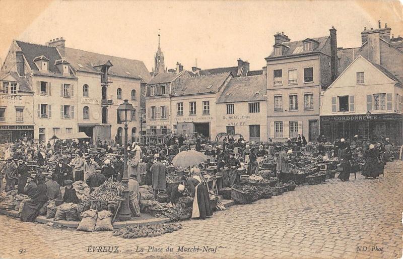 Carte postale ancienne Evreux - Place Du Marche Neuf à Évreux