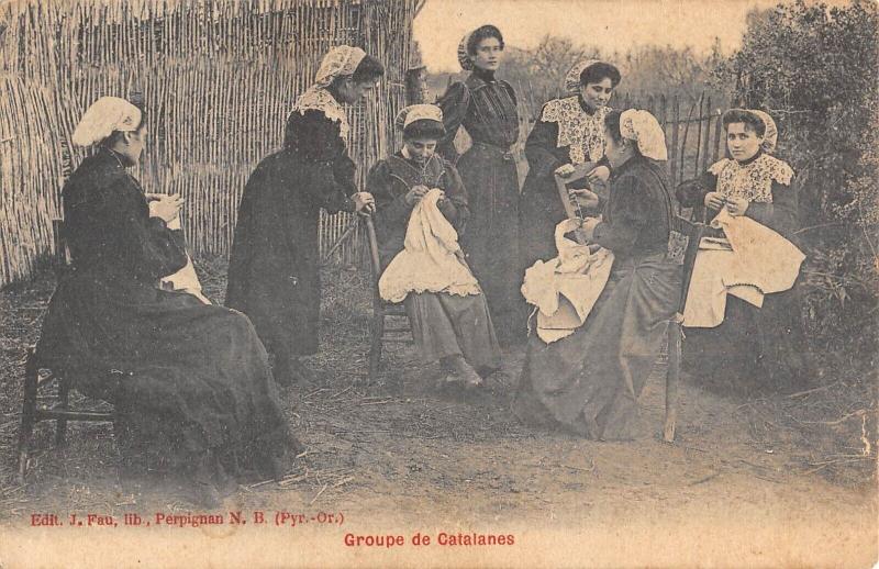 Carte postale ancienne Groupe De Catalanes