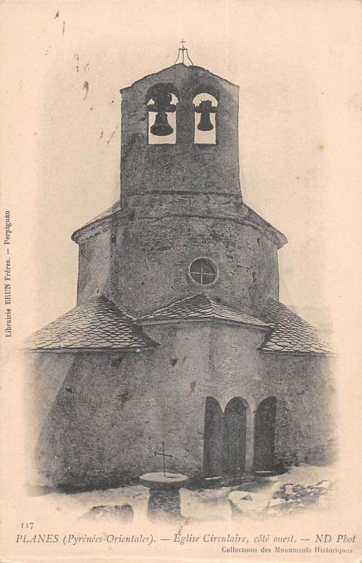 Carte postale ancienne Planes - Eglise Circulaire - Cote Ouest à Planès