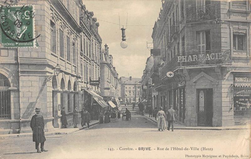 Carte postale ancienne Brive - Rue De L'Hotel De Ville - Haut