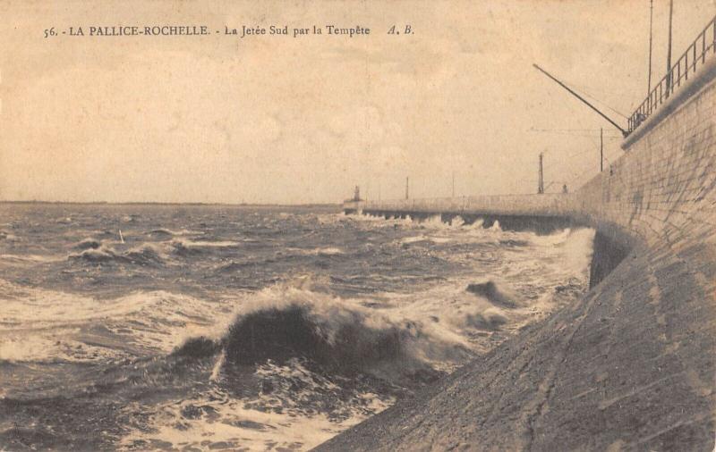 Carte postale ancienne La Pallice Rochelle - La Jetee Sud Par La Tempete