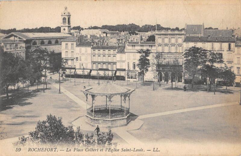 Carte postale ancienne Rochefort - La Place Colbert Et L'Eglise Saint Louis à Rochefort