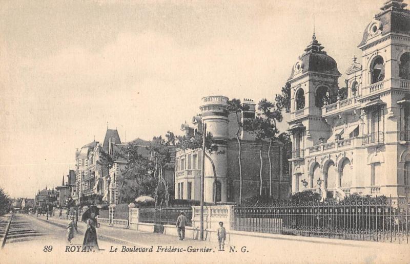 Carte postale ancienne Royan - Le Boulevard Frederic Garnier à Royan