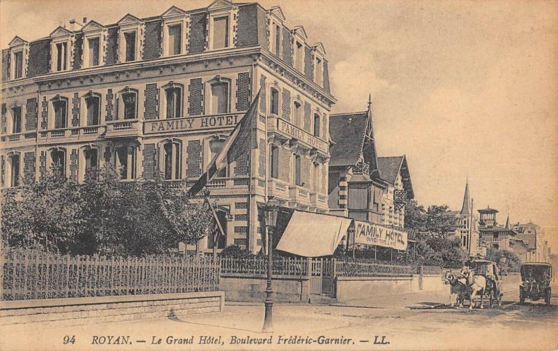 Carte postale ancienne Royan - Le Grand Hotel - Boulevard Frederic Garnier à Royan