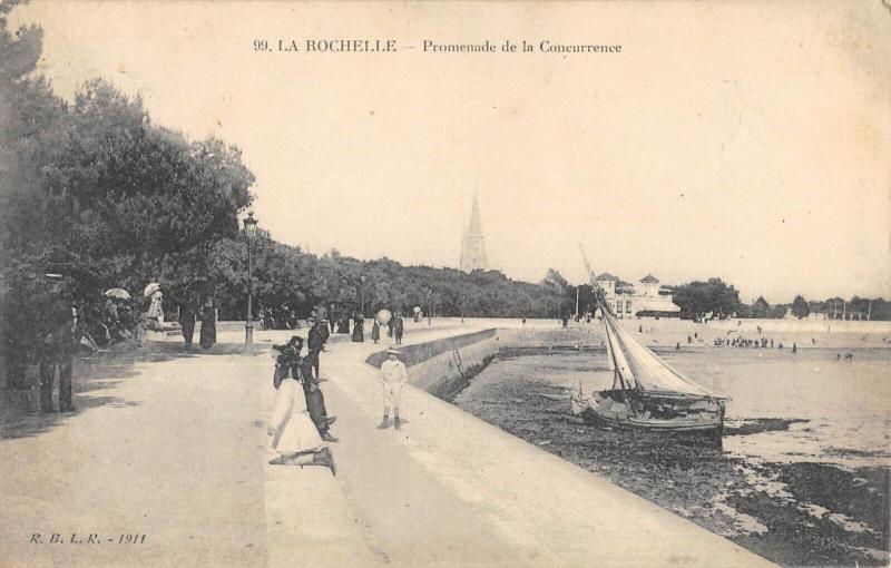 Carte postale ancienne La Rochelle - Promenade De La Concurrence à La Rochelle