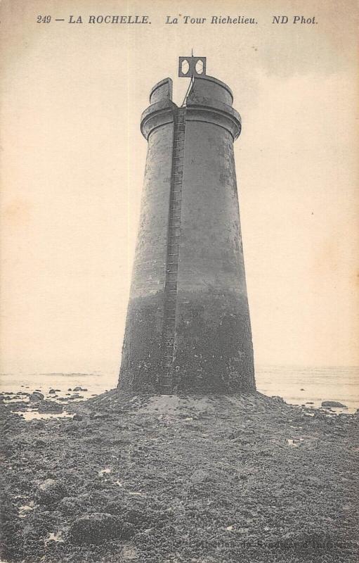 Carte postale ancienne La Rochelle - La Tour Richelieu à La Rochelle