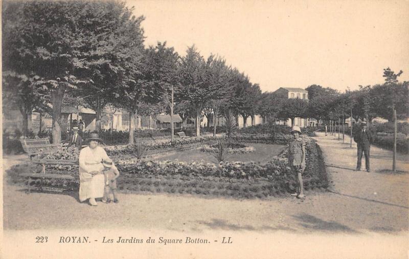 Carte postale ancienne Royan - Les Jardins Du Square Botton à Royan