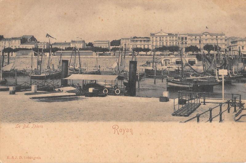 Carte postale ancienne Royan - Le Boulevard Thiers à Royan