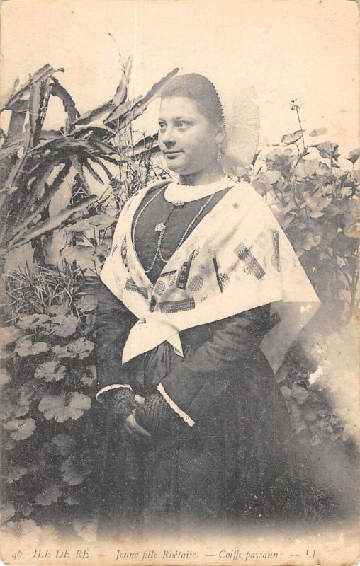 Carte postale ancienne Ile De Re - Jeune Fille Rhetaise
