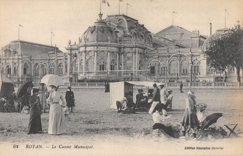 Carte postale ancienne Royan - Le Casino Municipal à Royan