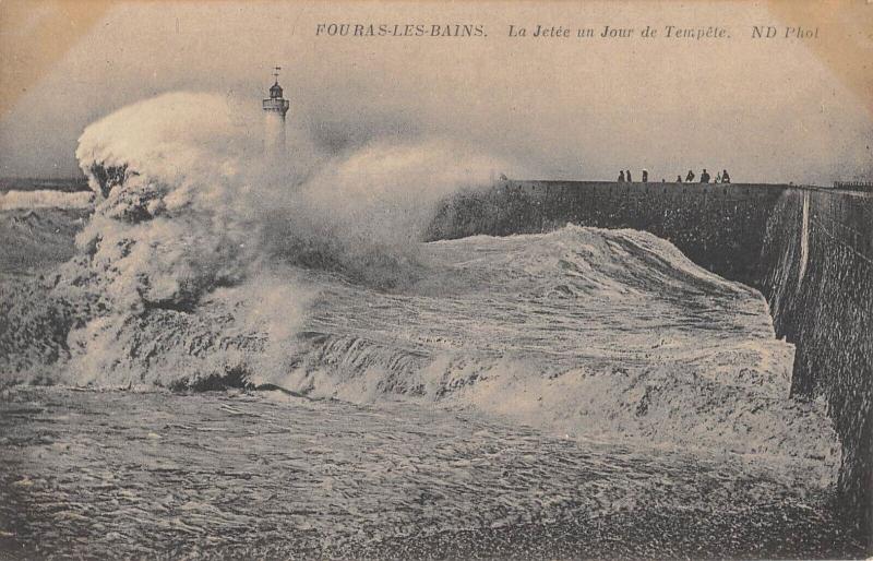 Carte postale ancienne Fouras Les Bains - La Jetee Un Jour De Tempete à Fouras