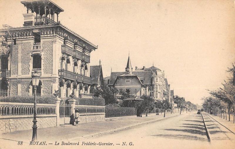 Carte postale ancienne Royan - Le Boulevard Frederic Garnier à Royan