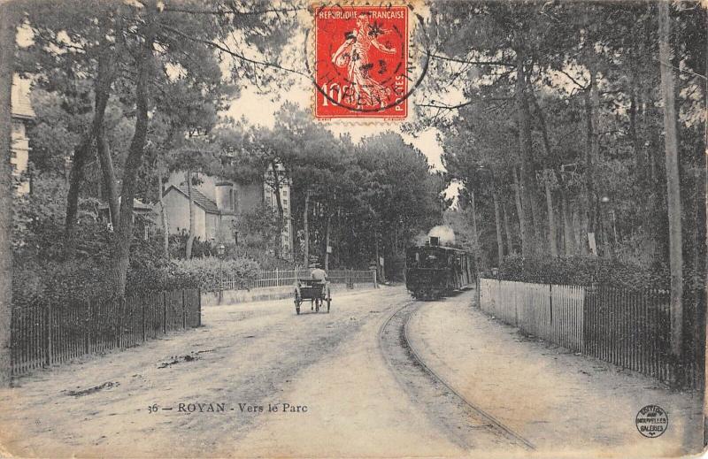 Carte postale ancienne Royan - Vers Le Parc - Train à Royan