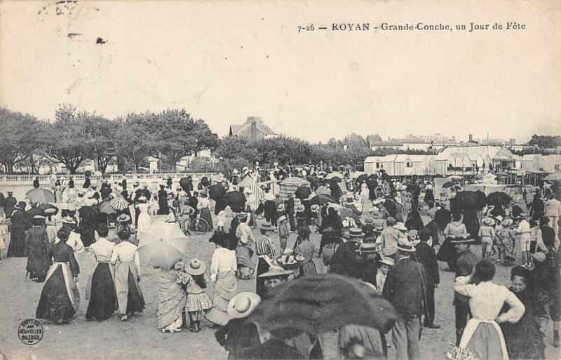 Carte postale ancienne Royan - Grande Conche - Un Jour De Fete à Royan