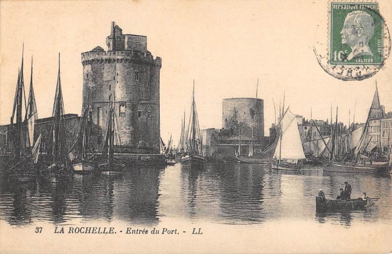 Carte postale ancienne La Rochelle - Entree Du Port à La Rochelle