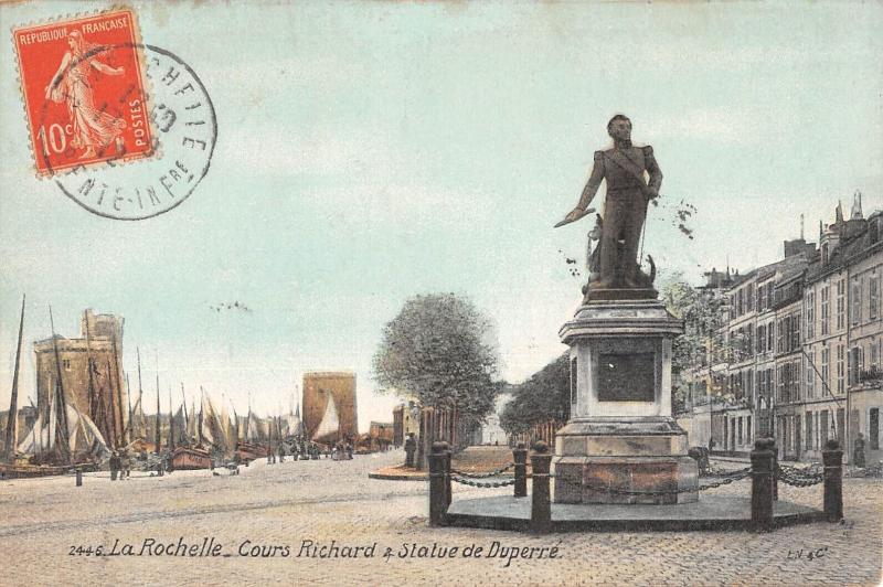 Carte postale ancienne La Rochelle - Cours Richard Et Statue De Duperre à La Rochelle