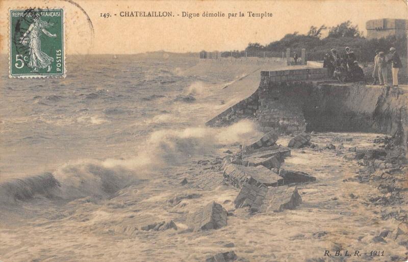 Carte postale ancienne Chatelaillon - Digue Demolie Par La Tempete