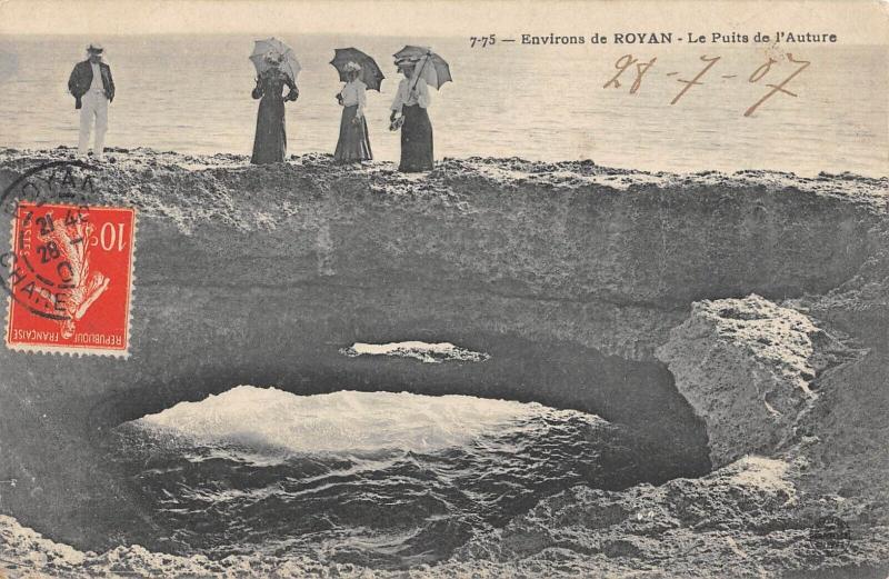 Carte postale ancienne Environs De Royan - Le Puits De L'Auture à Royan