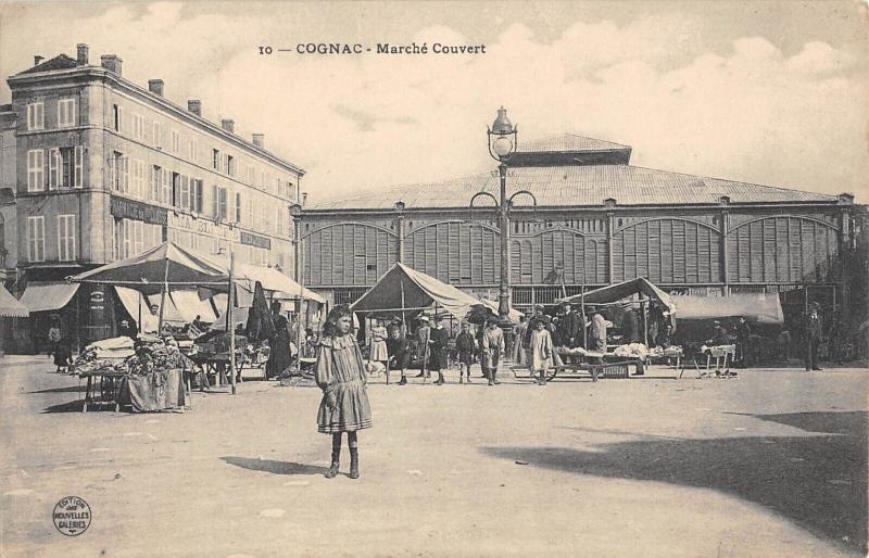 Carte postale ancienne Cognac - Marche Couvert à Cognac