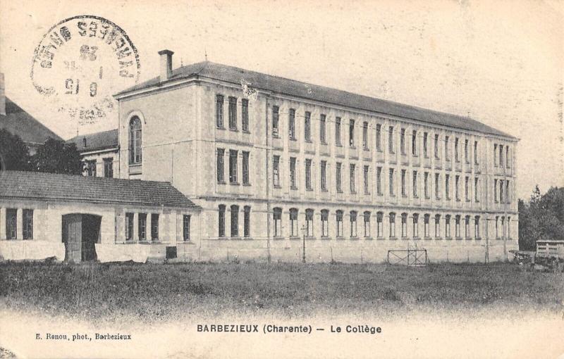 Carte postale ancienne Barbezieux - Le College