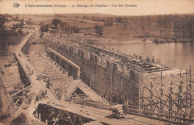 Carte postale ancienne L'Isle Jourdain - Le Barrage De Chardes - Vue Des Travaux à L'Isle-Jourdain