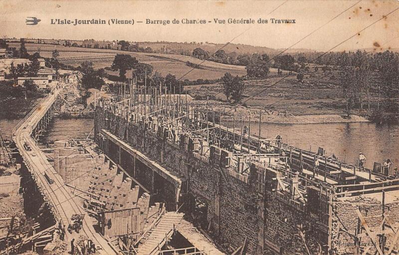 Carte postale ancienne L'Isle Jourdain - Barrage De Chardes - Vue Generale Des Travaux à L'Isle-Jourdain
