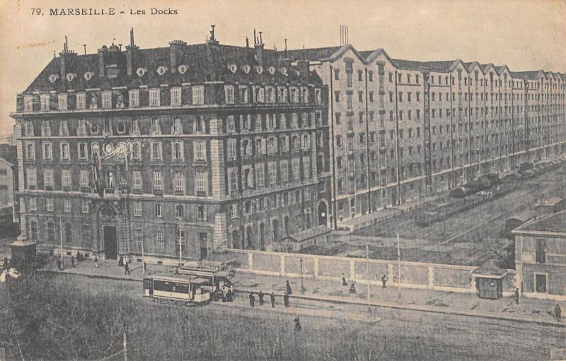 Carte postale ancienne Marseille - Les Docks à Marseille