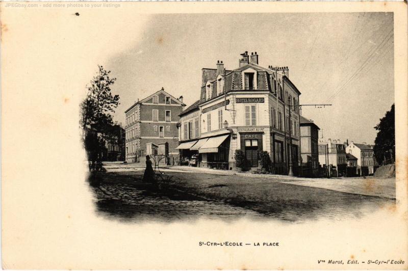 Carte postale ancienne St Cyr l'Ecole la Place
