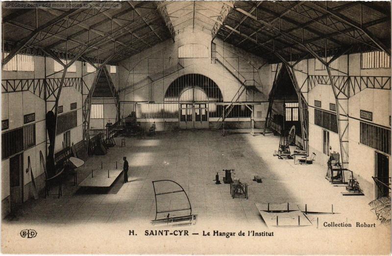 Carte postale ancienne St Cyr l'Ecole le Hangar de l'Institut