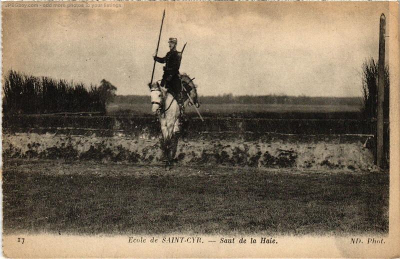 Carte postale ancienne St Cyr l'Ecole Saut de la Haie