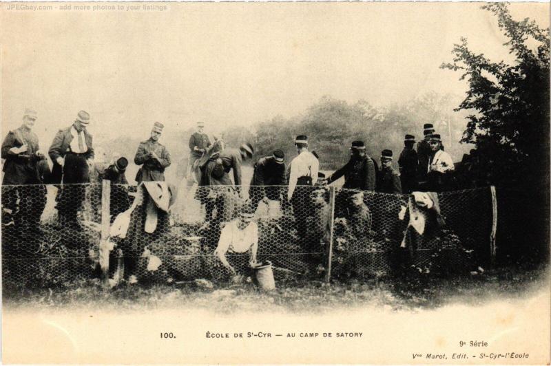 Carte postale ancienne St Cyr l'Ecole Ecole Au camp de Satory