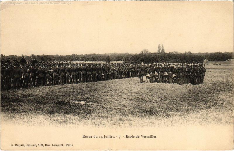 Carte postale ancienne St Cyr l'Ecole Ecole de Versailles à Versailles