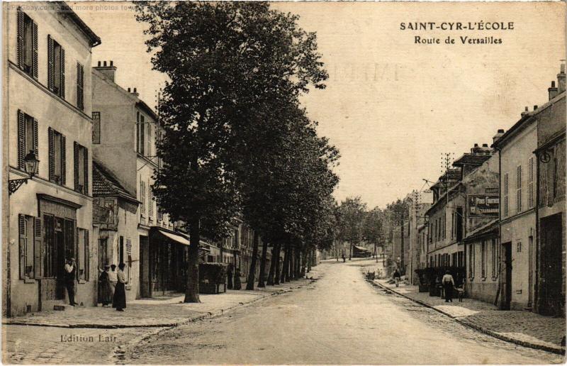 Carte postale ancienne St Cyr l'Ecole Route de Versailles à Versailles