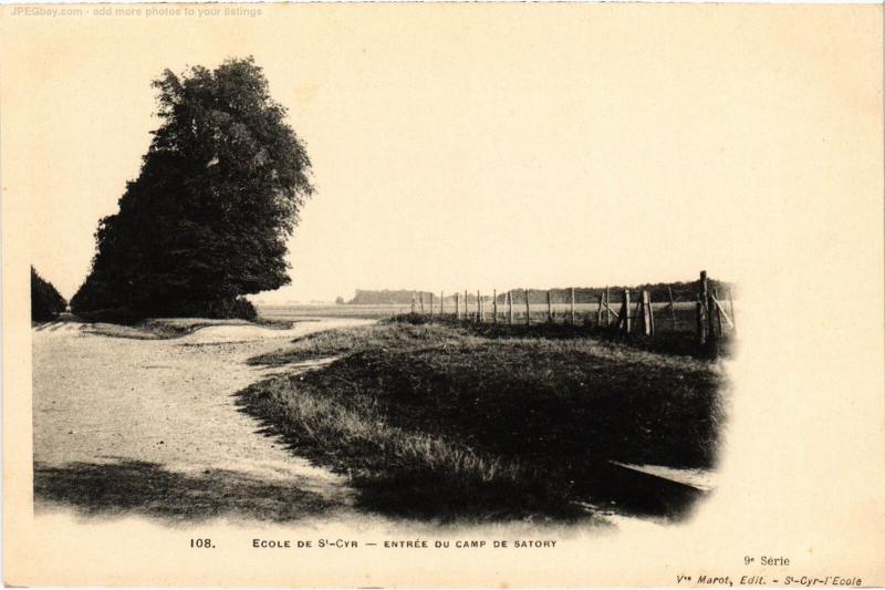 Carte postale ancienne St Cyr l'Ecole entree du Camp de Satory