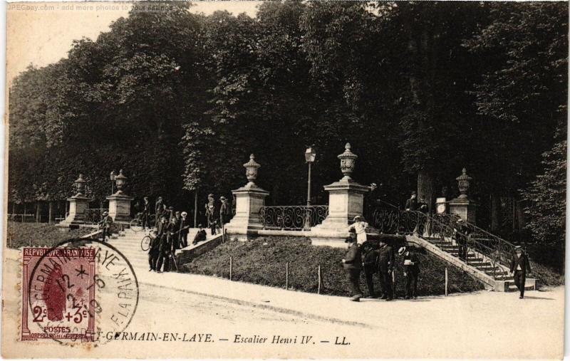 Carte postale ancienne St Germain Escalier Henri Iv