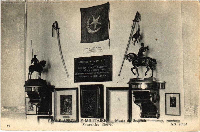 Carte postale ancienne St Cyr l'Ecole Musee du Souvenir