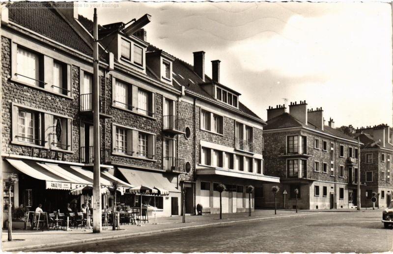 Carte postale ancienne St Cyr l'Ecole Cafe Tabac