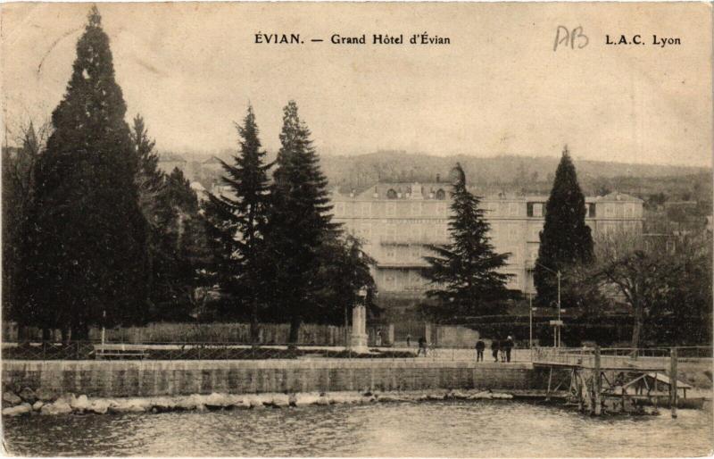 Carte postale ancienne Evian Grand Hotel d'Evian