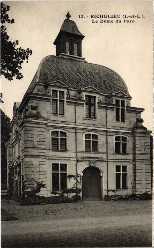 Carte postale ancienne Richelieu le Dome du Parc à Richelieu