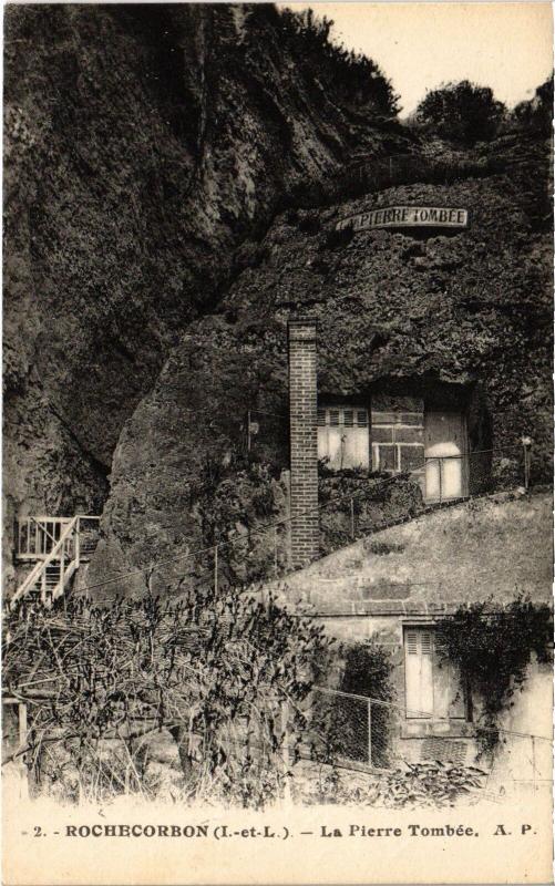 Carte postale ancienne Rochecorbon Pierre Tombee à Rochecorbon