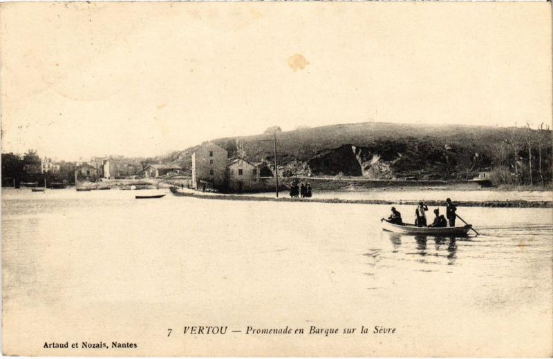 Carte postale ancienne Vertou promenade en Barque sur la Sevre à Vertou