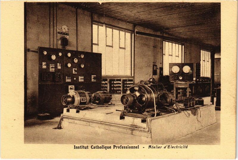 Carte postale ancienne Institut Catholique Professionnel Atelier d'electricite