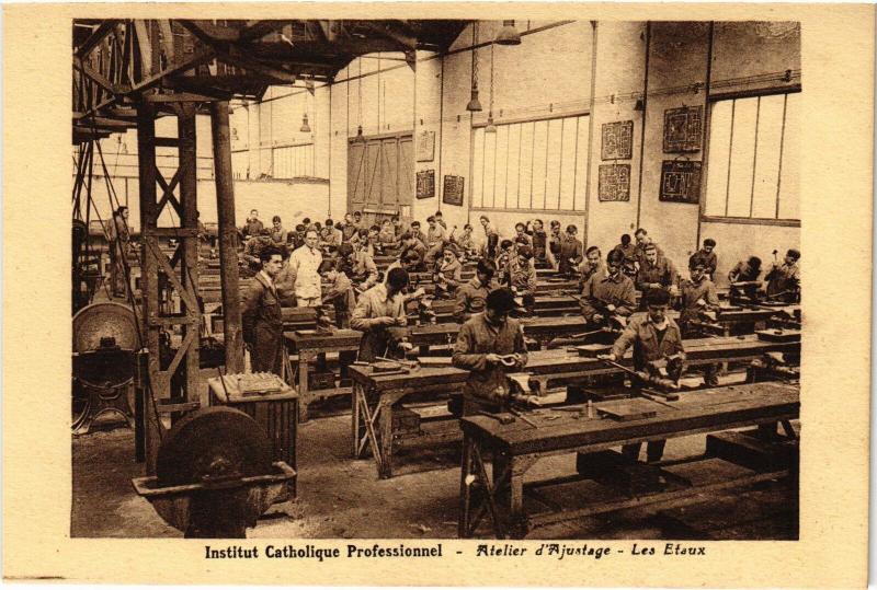 Carte postale ancienne Institut Catholique Professionnel Atelier d'Ajustage