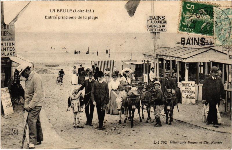 Carte postale ancienne La Baule entree principale de la plage